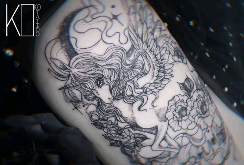独角兽纹身图片_腿部点刺独角兽英文花卉纹身图案