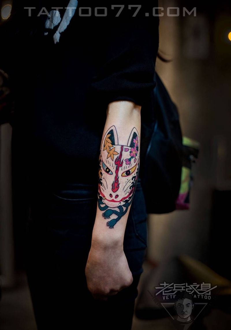 手部面具纹身图片_成品手臂纹身图案