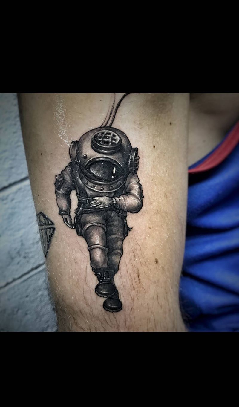 生活就是要大着飞…纹身图片_成品手臂欧美写实肖像人物原创武汉纹申坤纹艺刺刻纹身图案