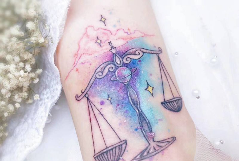 天秤座♎️纹身图片_脚部水彩点刺一人一图定制设计遮盖设计纹身图案