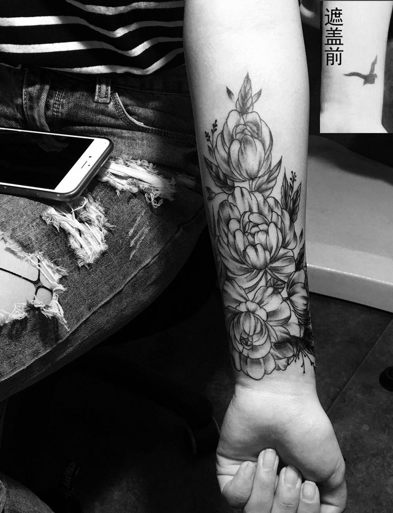 手部花纹身作品纹身图片_手部清新植物纹身图案