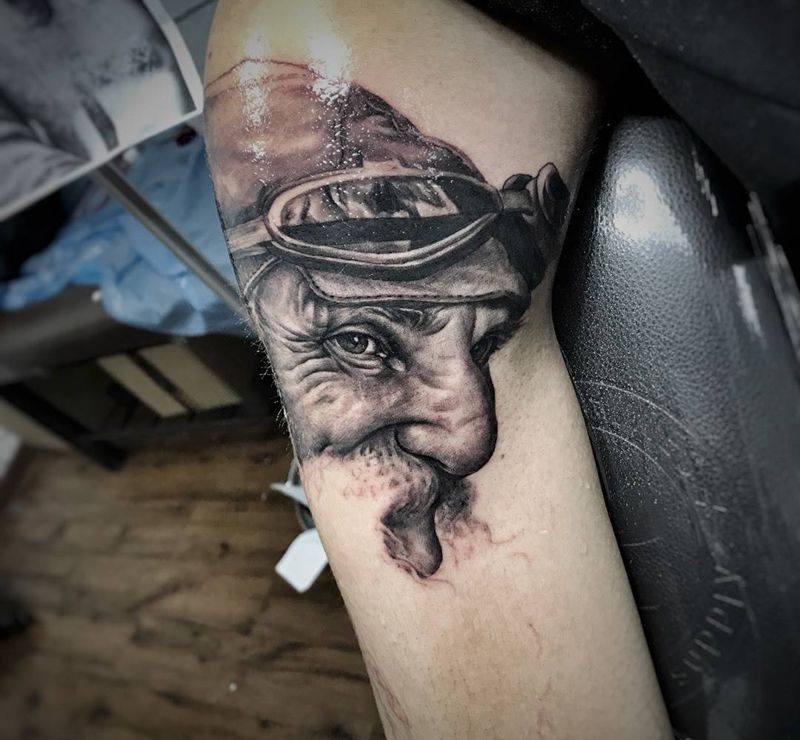 飞行大叔纹身图片_成品手臂手部欧美肖像写实人物原创宗教纹身图案