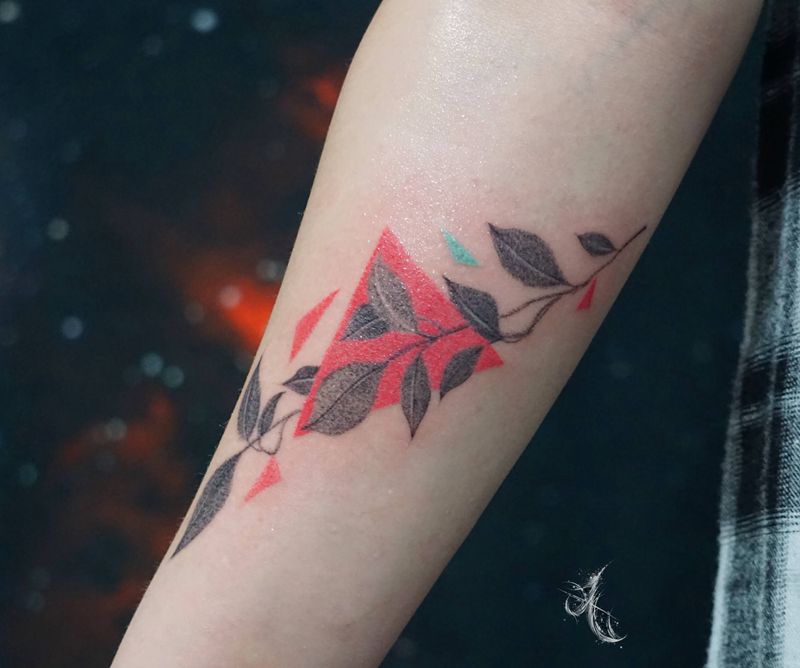 叶子纹身图片_手臂点刺几何纹身图案