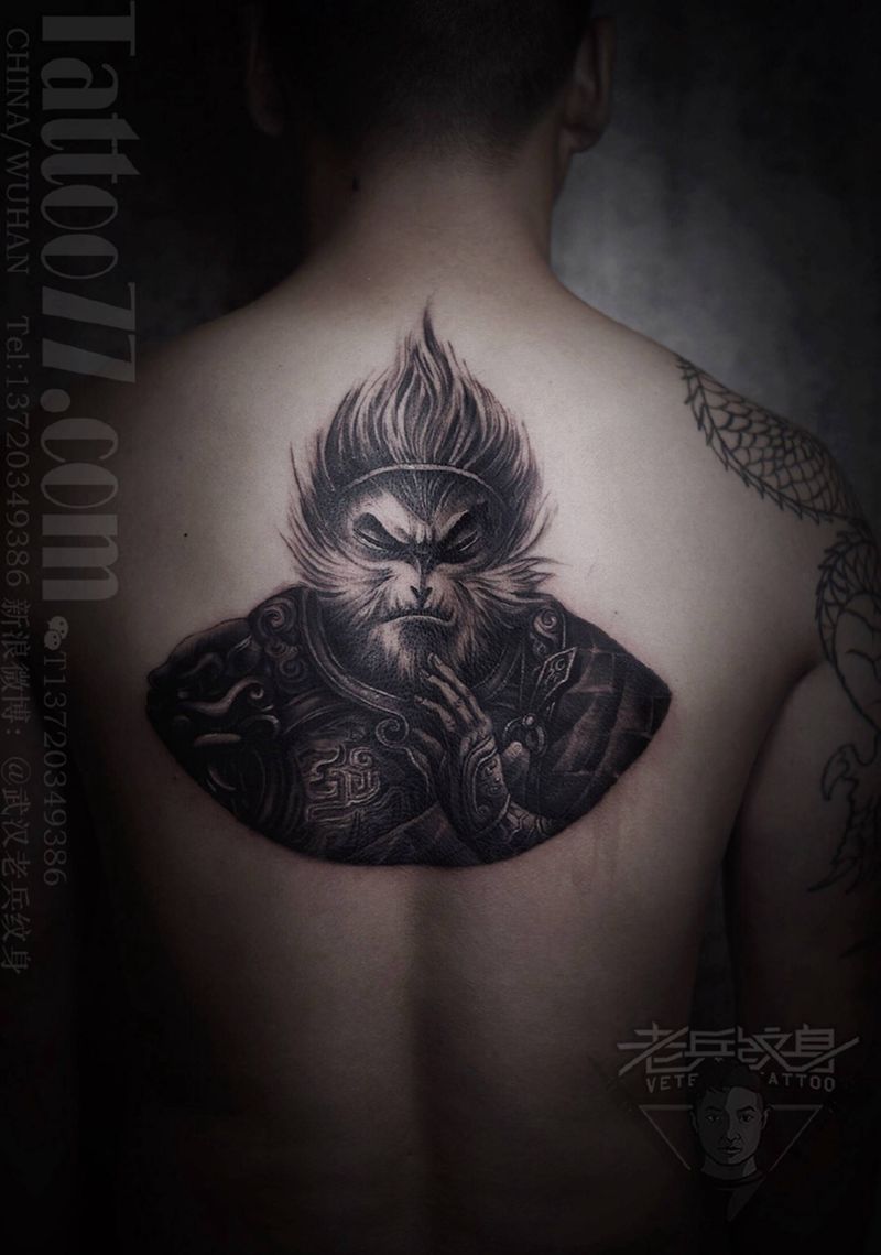 后背帅气斗战胜佛纹身纹身图片