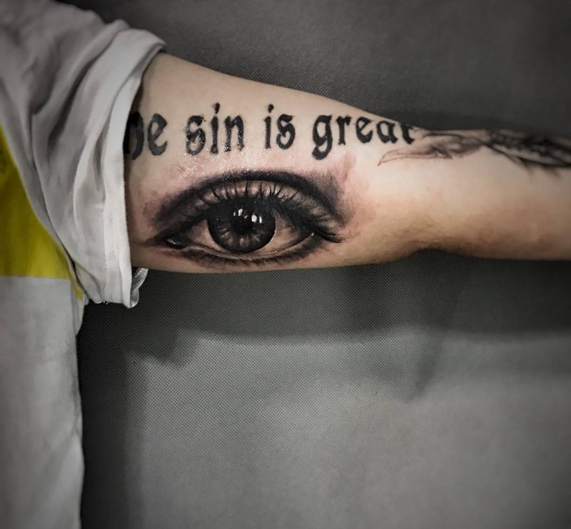 注视纹身图片_成品手部手臂欧美写实肖像人物武汉纹艺刺刻纹身图案