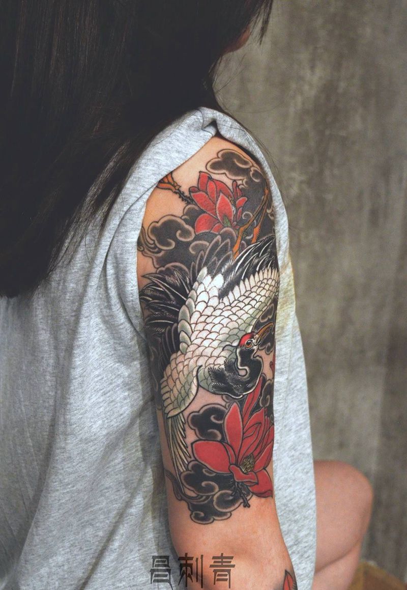 大臂仙鹤纹身图片