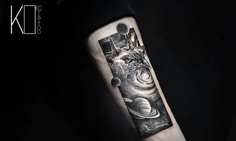 战斗机纹身图片_手部欧美写实战斗机几何定制纹身图案