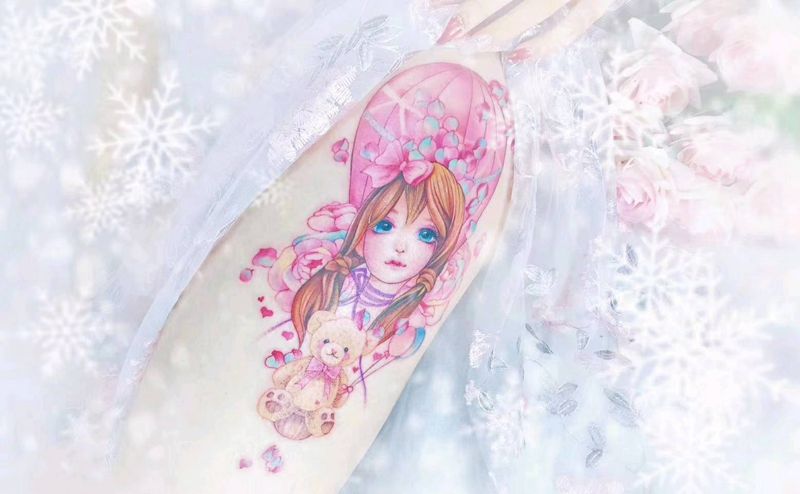 热气球之恋纹身图片_腿部水彩插画热气球泰迪熊纹身图案