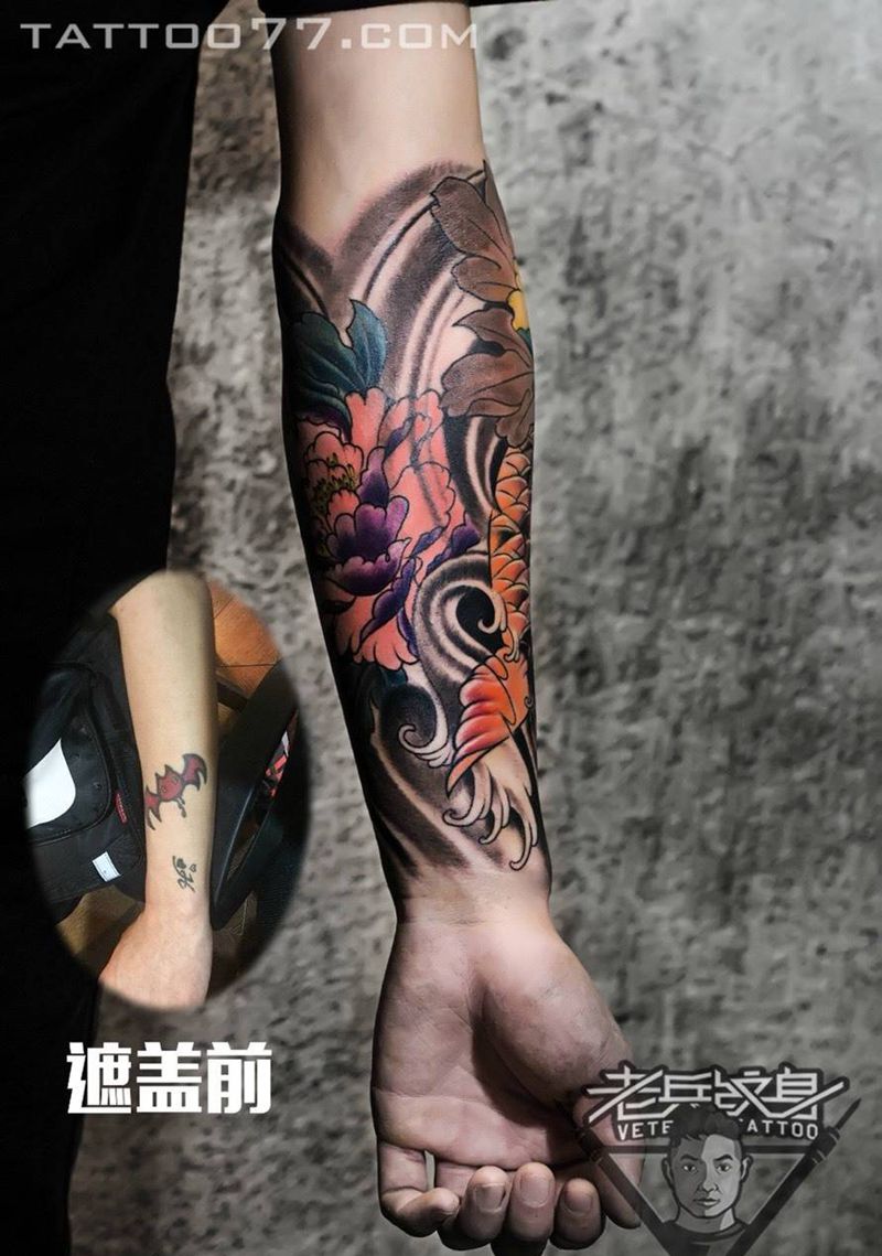 手臂鲤鱼纹身作品遮盖旧纹身纹身图片_成品手部传统动物纹身图案