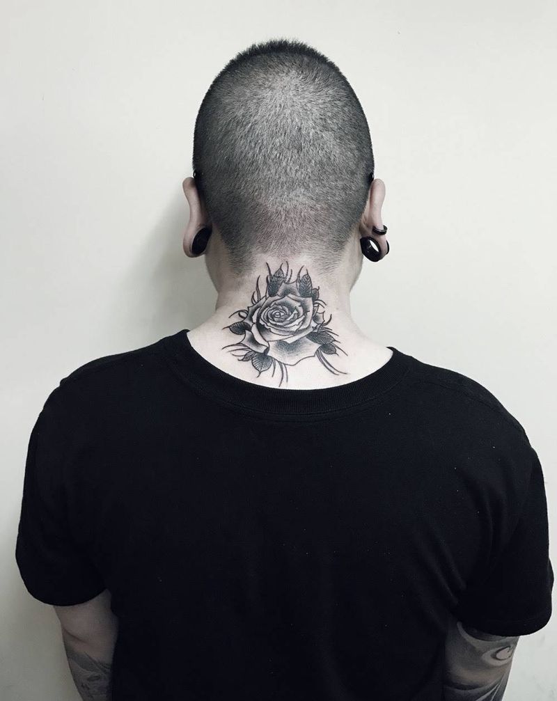 school一朵！纹身图片_成品颈部欧美清新植物纹身图案