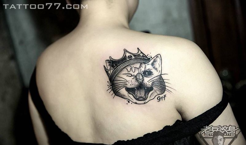 背部猫咪纹身作品纹身图片_成品背部清新动物纹身图案