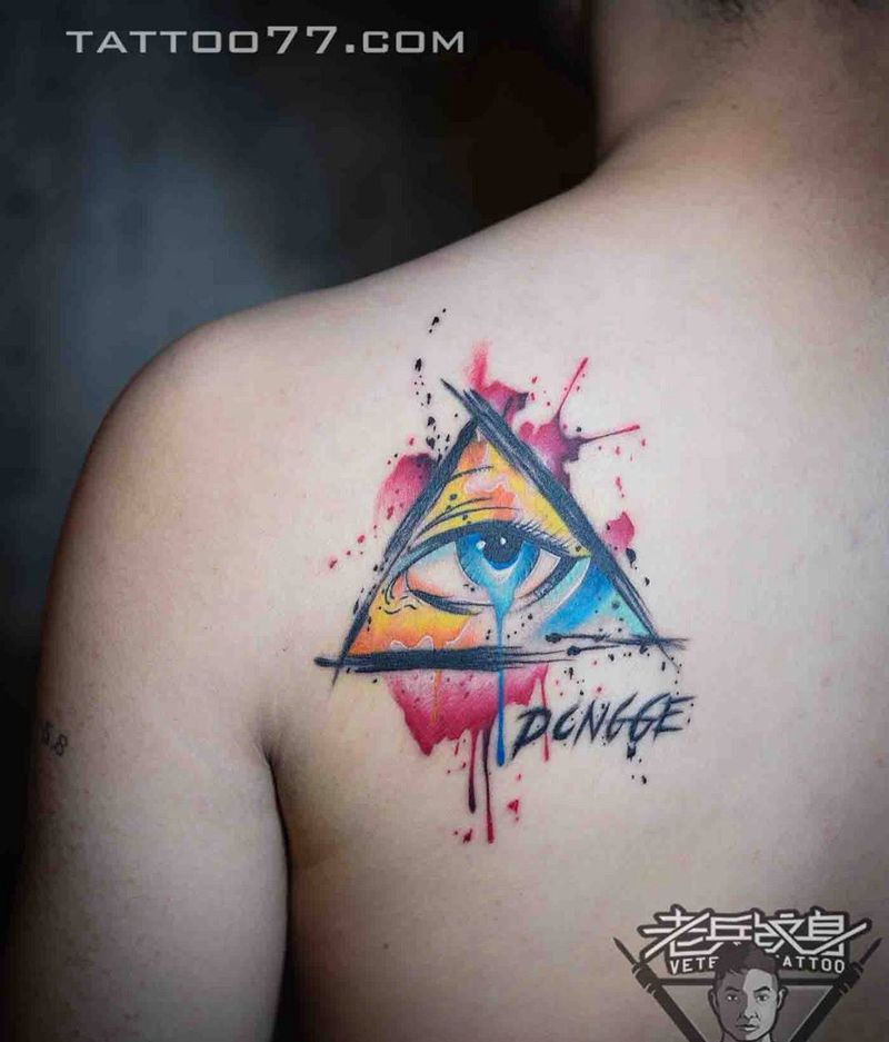 后背水彩泼墨眼睛纹身作品纹身图片_成品背部清新纹身图案