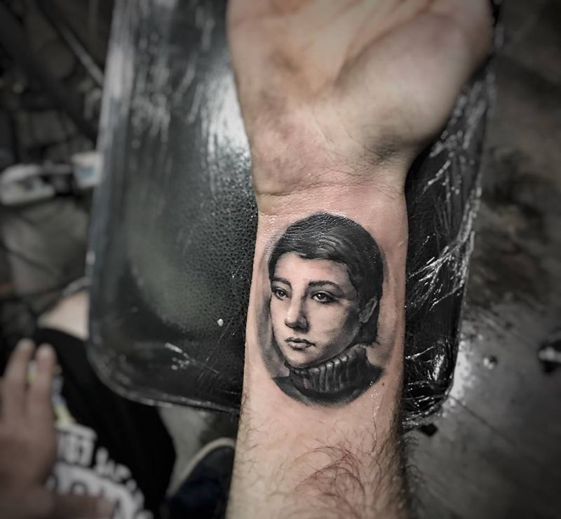 30分钟小肖像纹身图片_成品手臂手部欧美写实肖像人物武汉纹艺刺刻纹申坤纹身图案