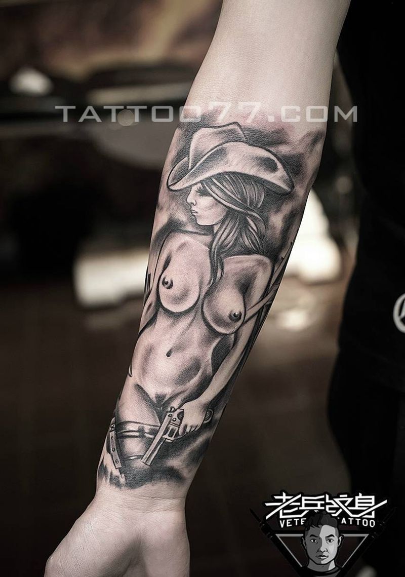 手臂欧美美女纹身作品纹身图片_成品手臂欧美肖像人物纹身图案