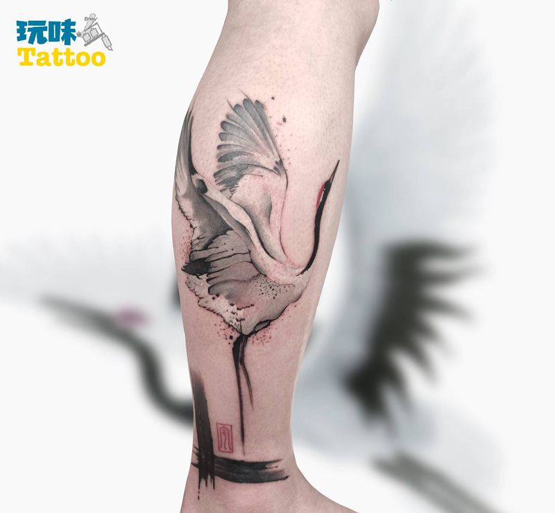 仙鹤纹身图片_腿部水墨纹身图案