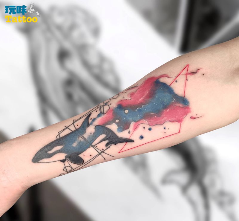 虎鲸纹身图片_手臂水彩纹身图案