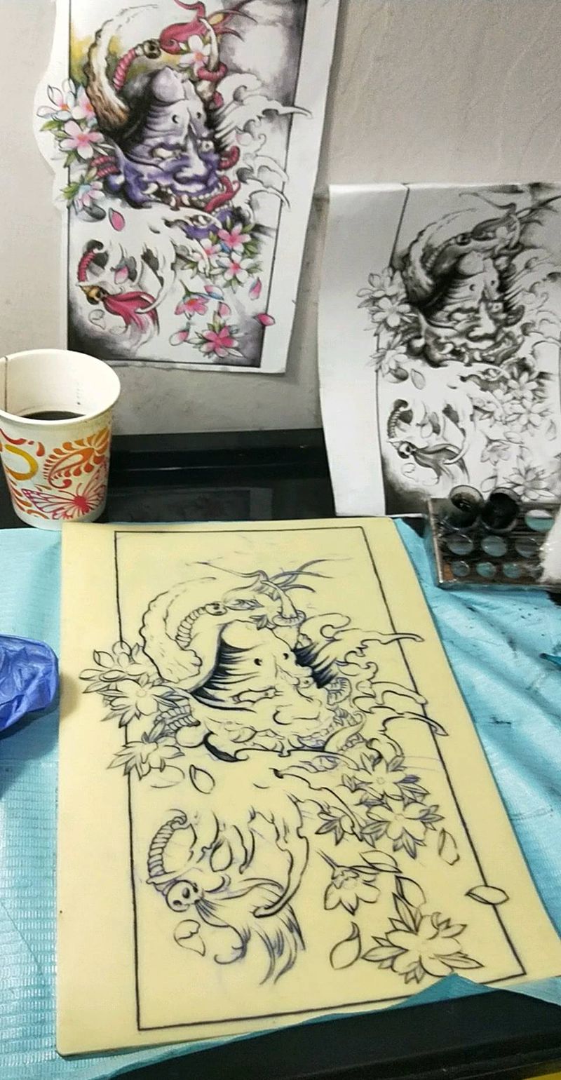 花中怪纹身图片