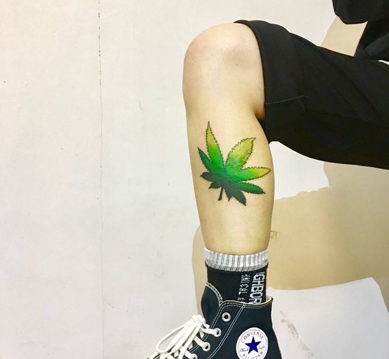 麻叶遮盖纹身图片