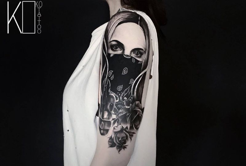 遮盖设计纹身图片_手臂欧美写实遮盖玫瑰手枪纹身图案