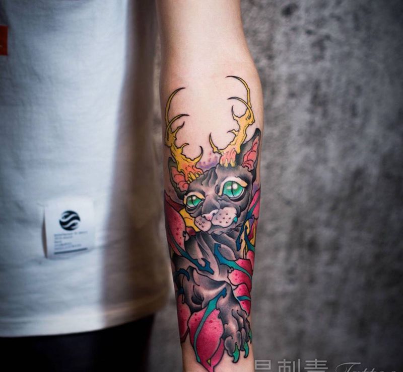 欧美风格无毛猫纹身图片_成品手稿手部手臂欧美传统清新动物植物鬼神纹身图案