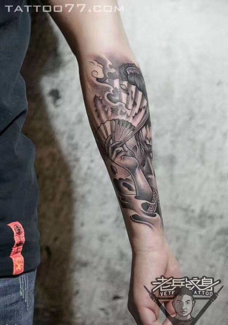 手部艺妓纹身作品纹身图片_成品手部传统人物纹身图案