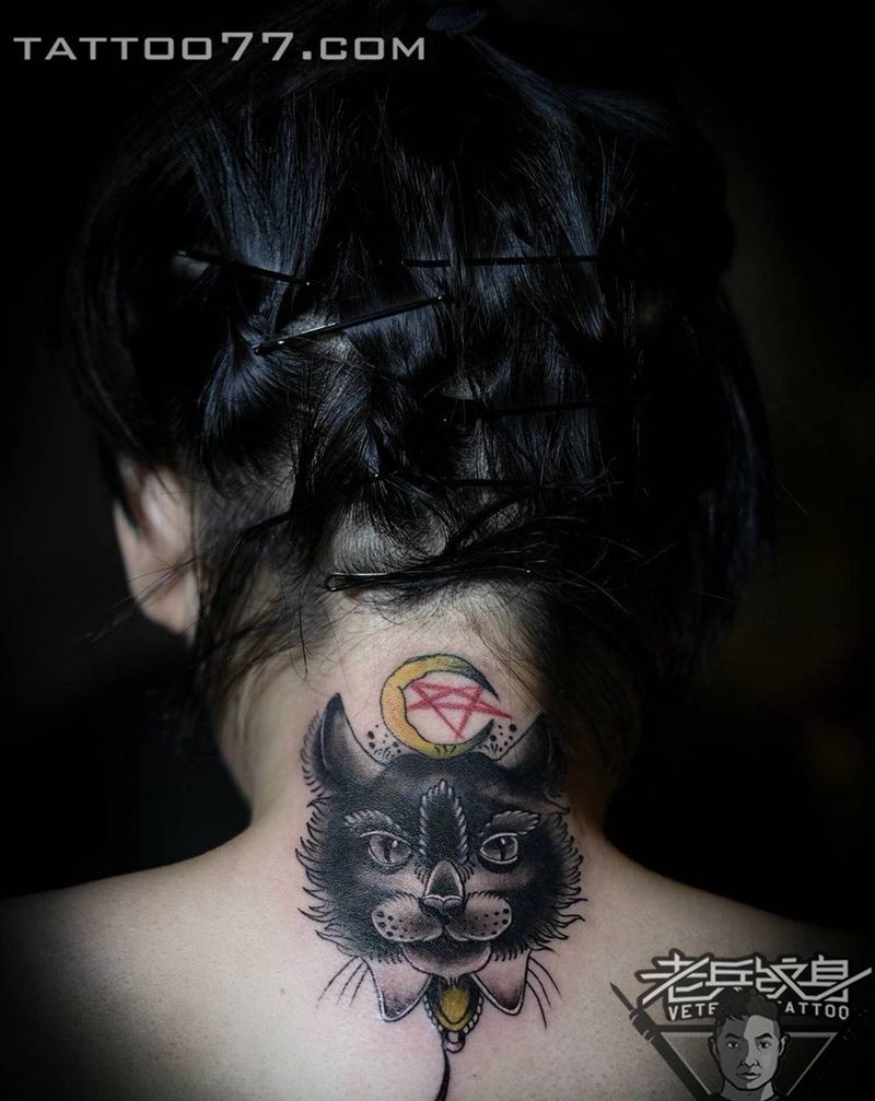 颈部猫咪纹身作品纹身图片_成品颈部动物纹身图案
