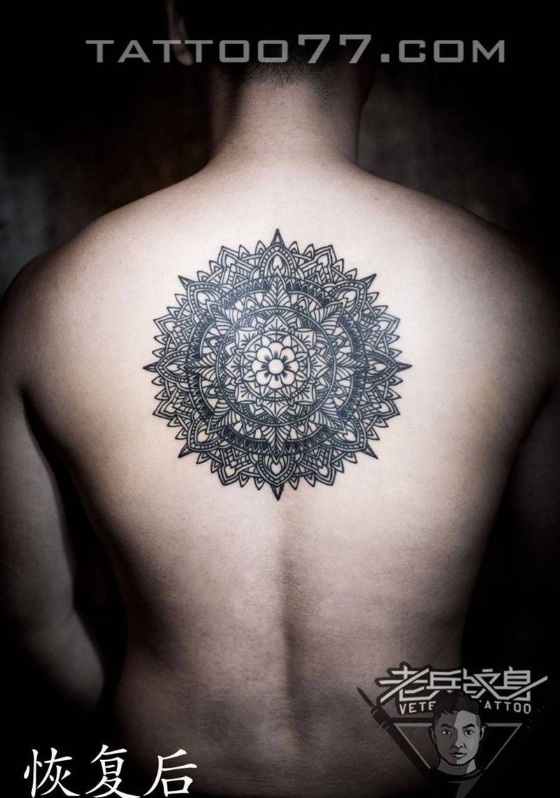 后背梵花纹身作品恢复后效果纹身图片_成品背部传统图腾纹身图案
