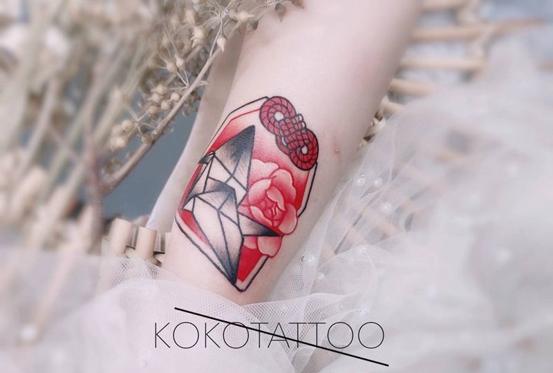 千纸鹤纹身图片_手臂Old School千纸鹤遮盖御手纹身图案