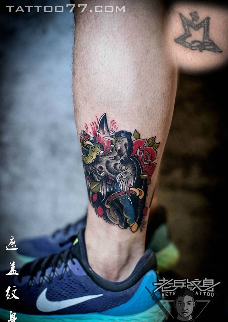 脚踝school 遮盖纹身图片_成品腿部欧美动物纹身图案