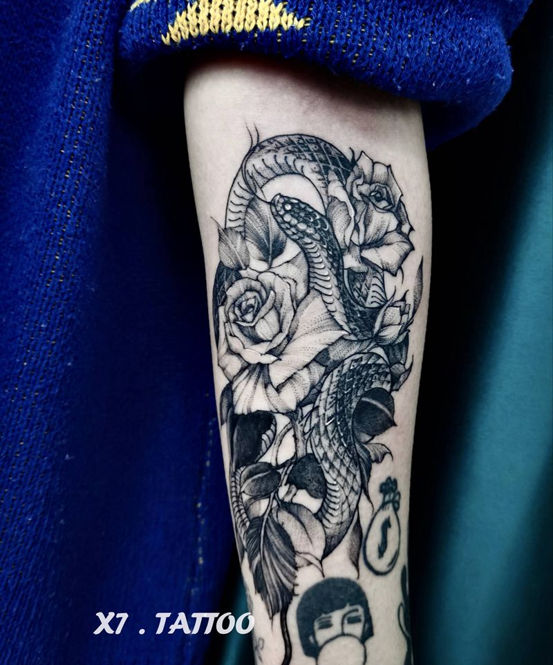 蛇纹身图片_手臂胸部蛇纹身图案