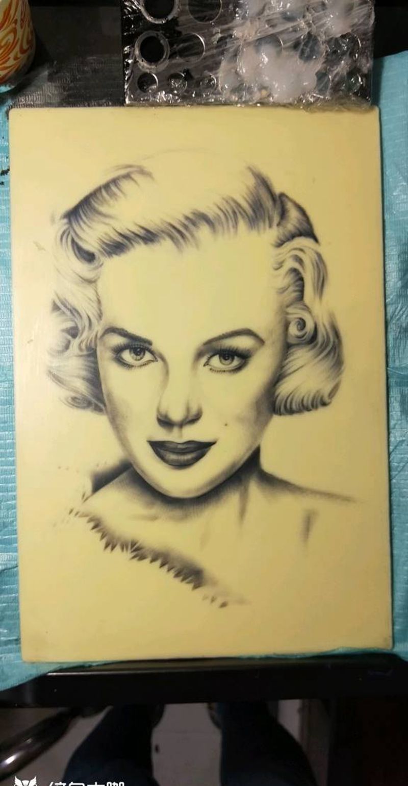 美女一枚纹身图片