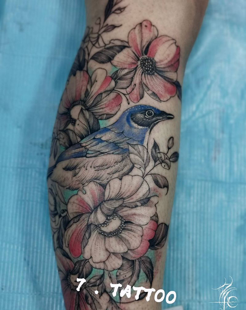 素花纹身图片_腿部腰部点刺鸟素花清新纹身图案