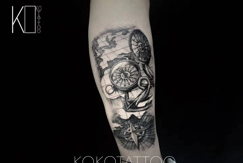 写实指南针纹身图片_腿部欧美写实点刺罗盘指南针地图纹身图案