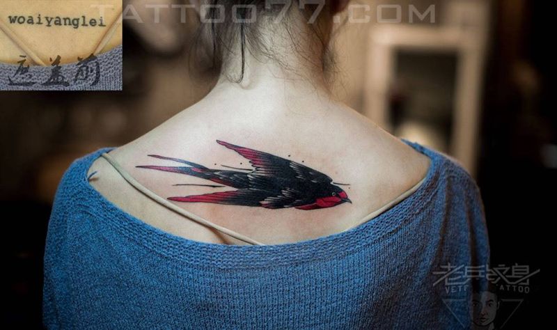 后背燕子纹身作品遮盖旧纹身纹身图片_成品背部清新动物纹身图案