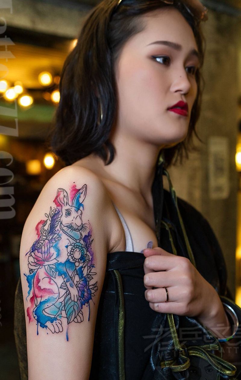 手臂水彩兔子纹身作品纹身图片