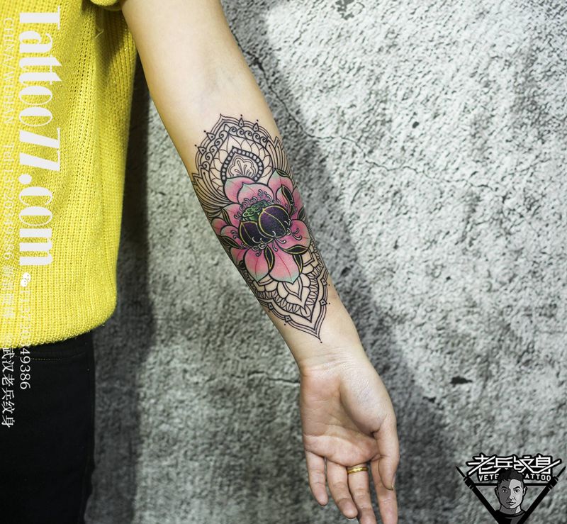 手部莲花纹身作品纹身图片
