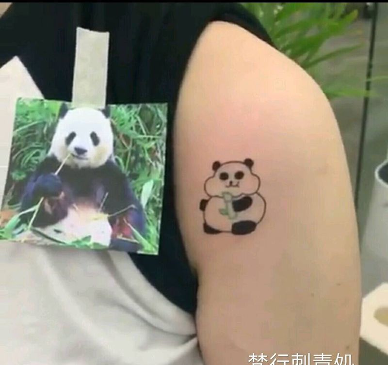 Q版熊猫纹身图片_手臂老传统熊猫纹身图案