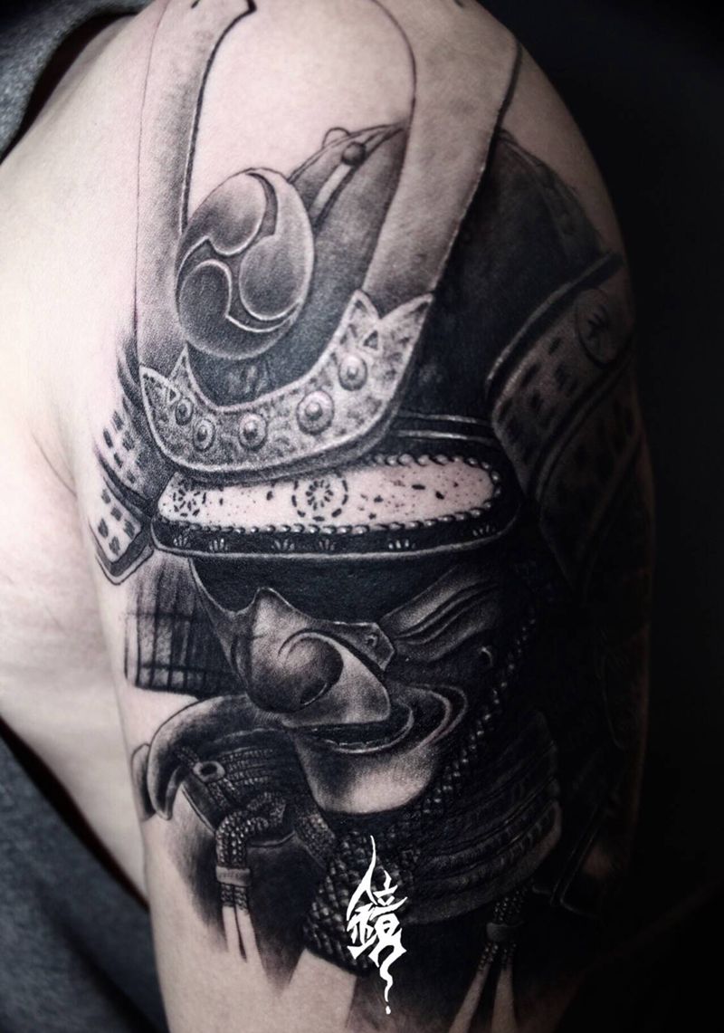 武士半胛纹身图片_肩部胸部欧美写实新传统纹身图案