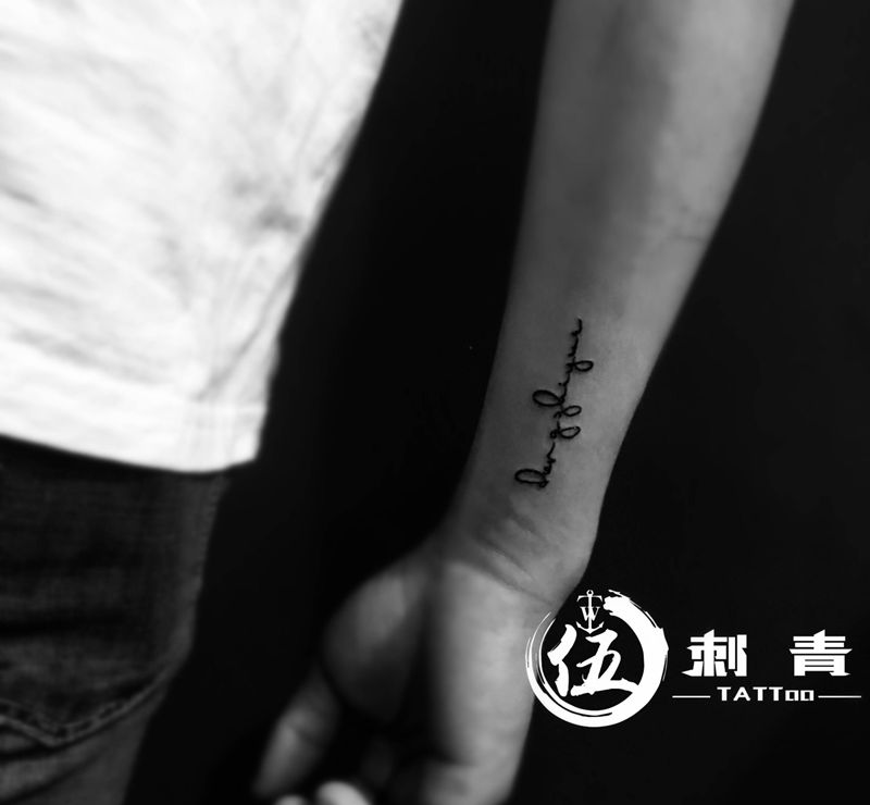 英文纹身图片_手部纹身图案