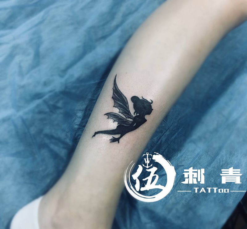 精灵纹身图片_腿部纹身图案