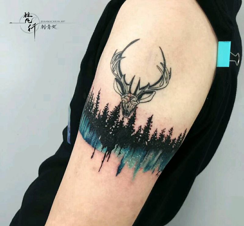 臂环纹身图片_手臂新传统森林鹿纹身图案