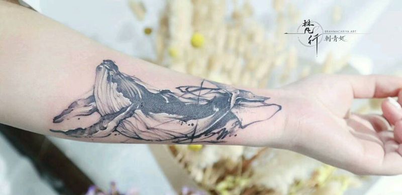 鲸鱼遮盖纹身图片_手臂鲸鱼纹身图案