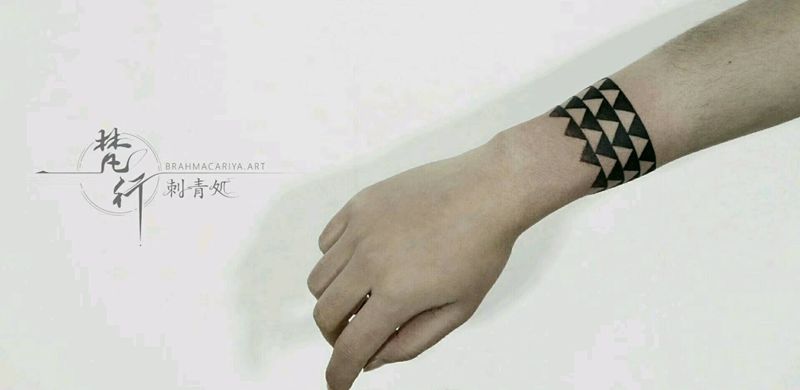 臂环纹身图片_手臂老传统纹身图案