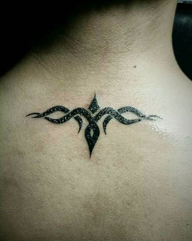 鲜血淋淋的小图腾纹身图片