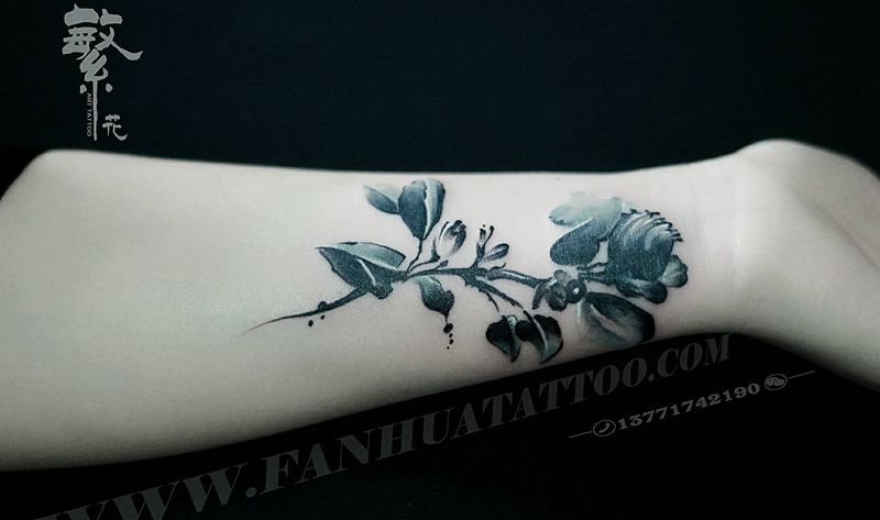 遮盖·水墨花纹身图片_手臂国画植物泼墨中国风成品纹身图案
