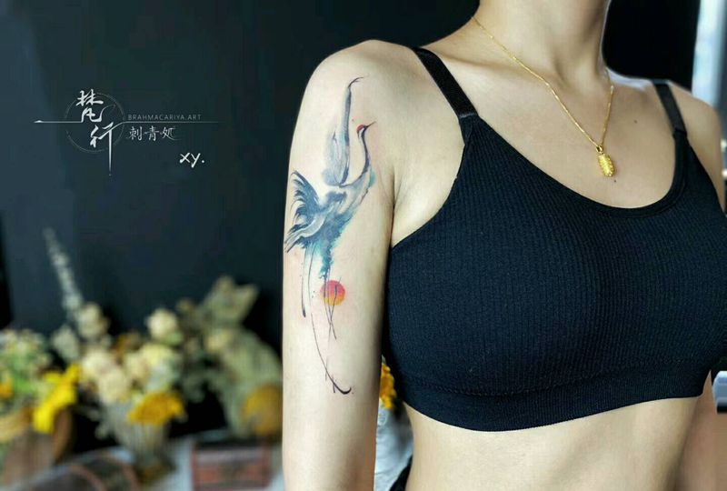 鹤纹身图片_手臂新传统水彩仙鹤纹身图案
