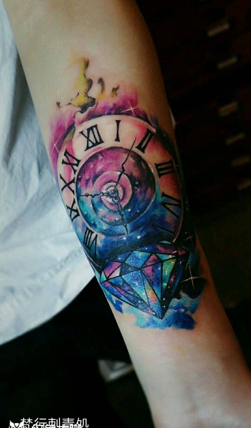 时钟纹身图片_手臂新传统水彩时钟 钻石纹身图案