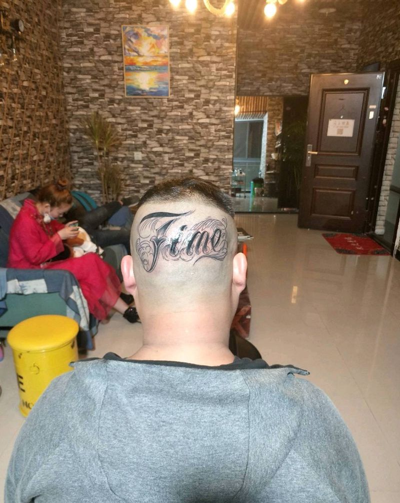 脑瓜疼纹身图片_花体字纹身图案