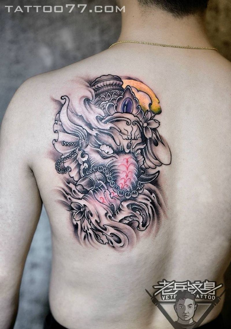 后背象神纹身图片