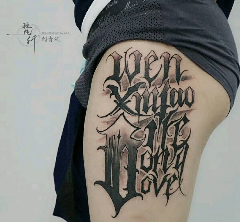 花体字纹身图片_腿部花体字字母花体字纹身图案